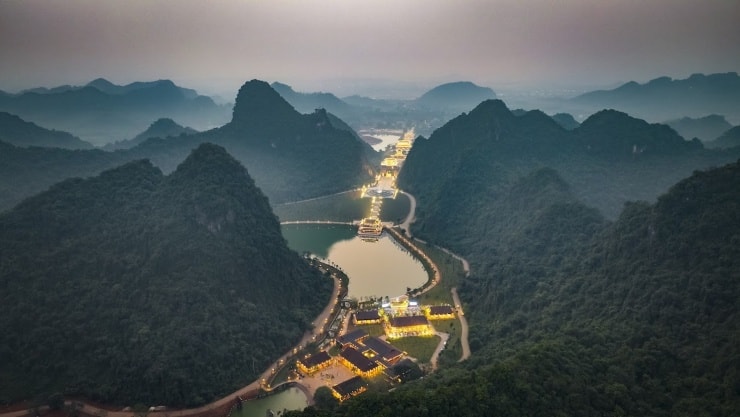 Thung Ui đẹp lung linh khi đêm xuống