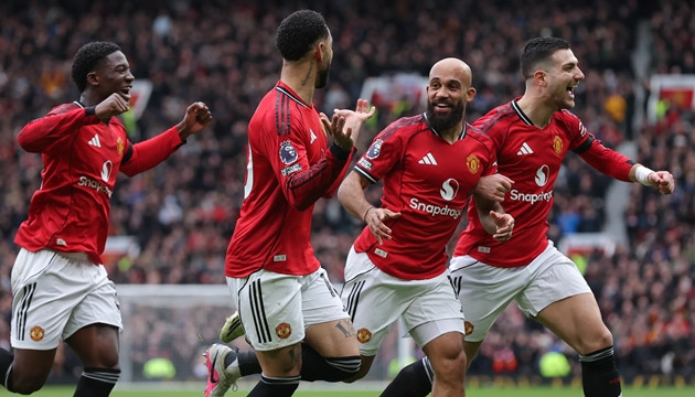 Bryan Mbeumo ăn mừng bàn thắng mở tỷ số trong trận đấu với Tottenham Hotspur.