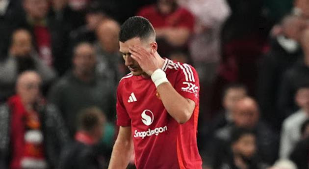 Manchester United đang tìm kiếm phương án nâng cấp hành lang cánh phải thay thế cho Dalot.