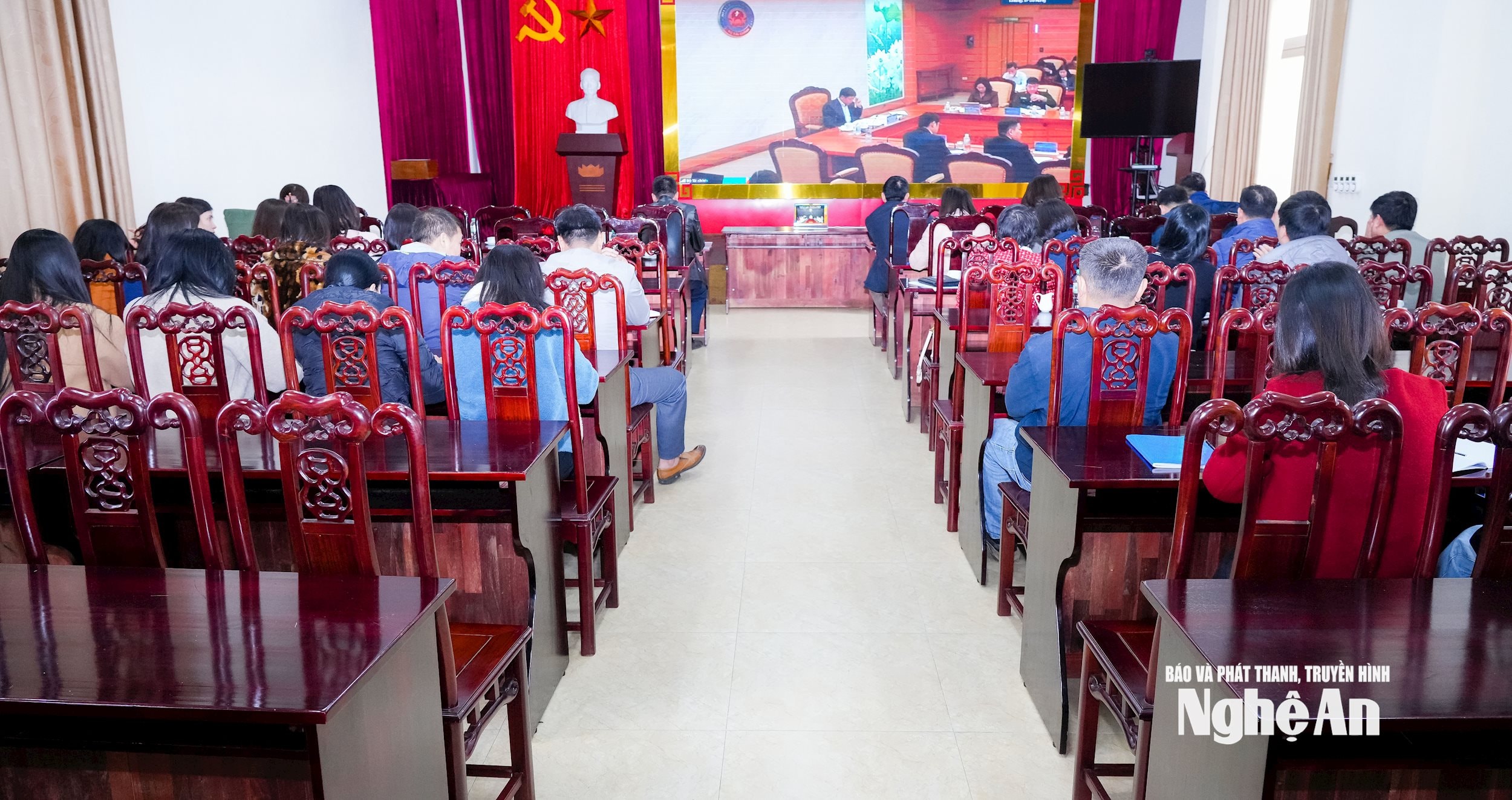 toàn cảnh