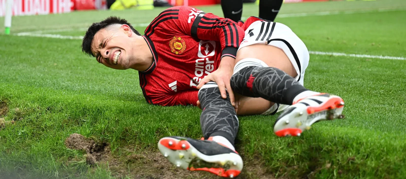 Sự trở lại của Martinez sau chấn thương giúp củng cố hệ thống phòng ngự Man Utd.