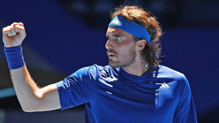 Tsitsipas phải nỗ lực trở lại