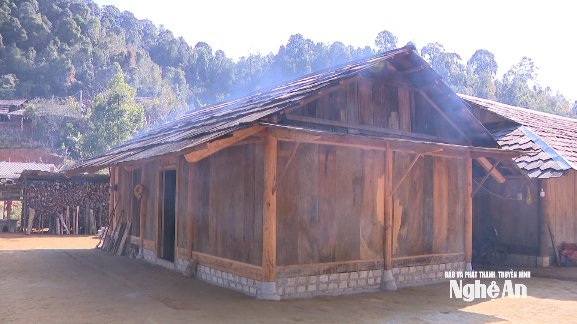 Photo: Mr. Xong Dia Nenh's new house in Huoi Moi village, Tri Le commune. Photo: Kim Thoa