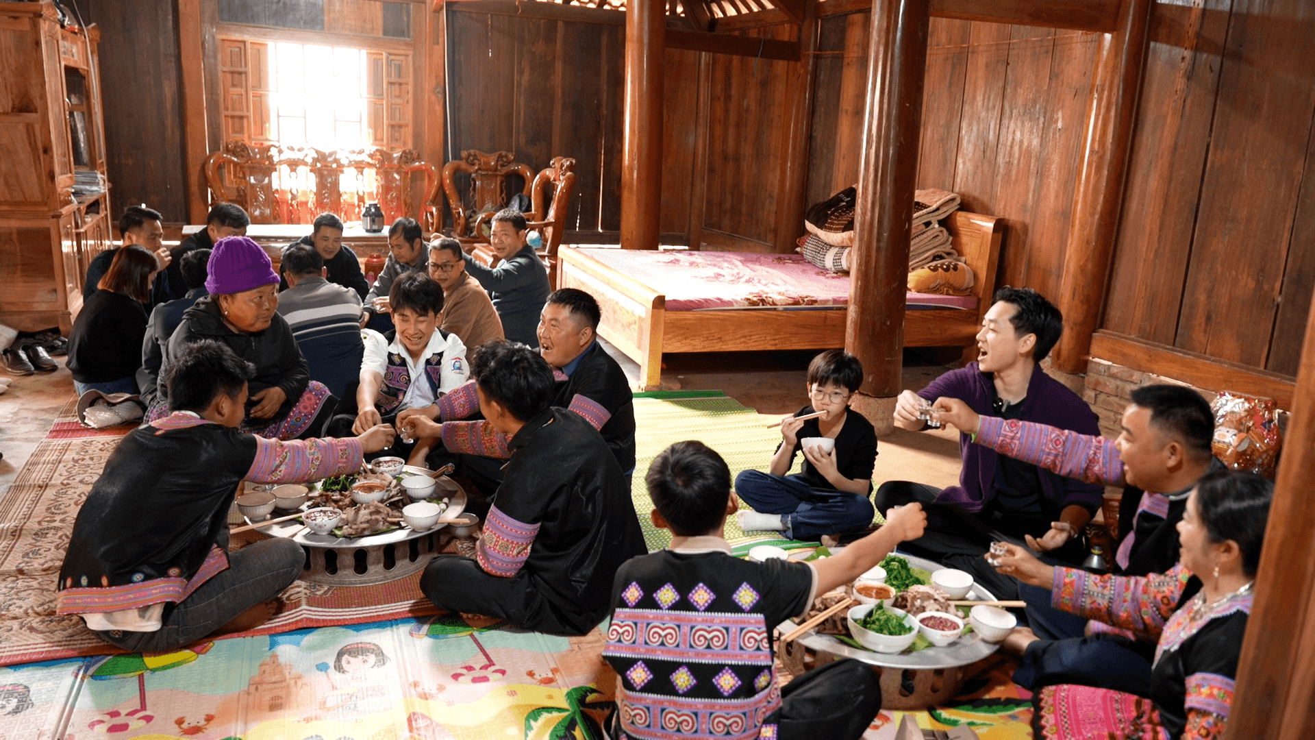 Tết người Mông ở Pa Phách Mộc Châu qua hành trình trải nghiệm của bố con Đậu - Ảnh 3.