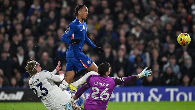 Joao Pedro tiếp tục ghi bàn quan trọng cho Chelsea tại Stamford Bridge.