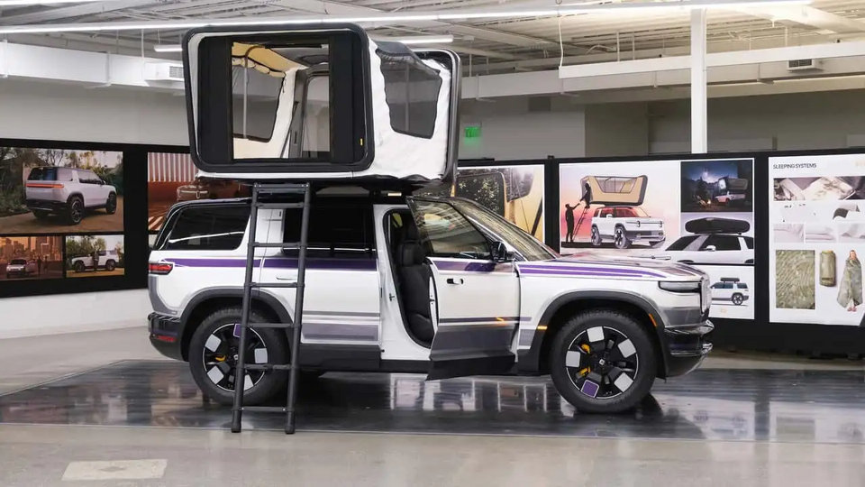 Thiết kế ngoại thất của Rivian R2 2026 duy trì ngôn ngữ đặc trưng của thương hiệu