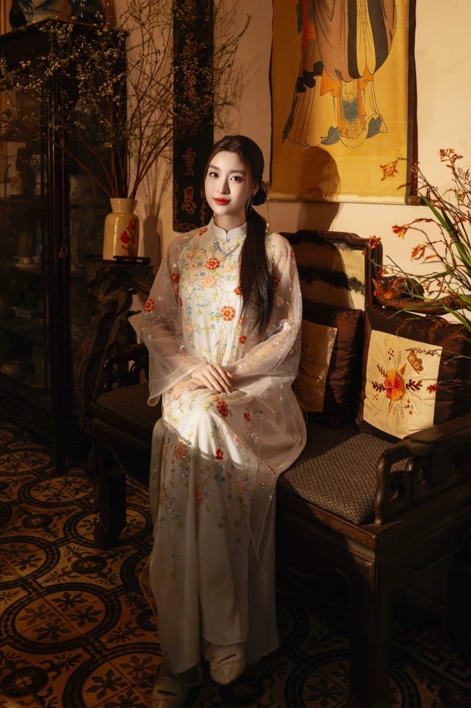Hoa hậu Đỗ Mỹ Linh mong muốn bước sang năm mới với những năng lượng tích cực và an lành.