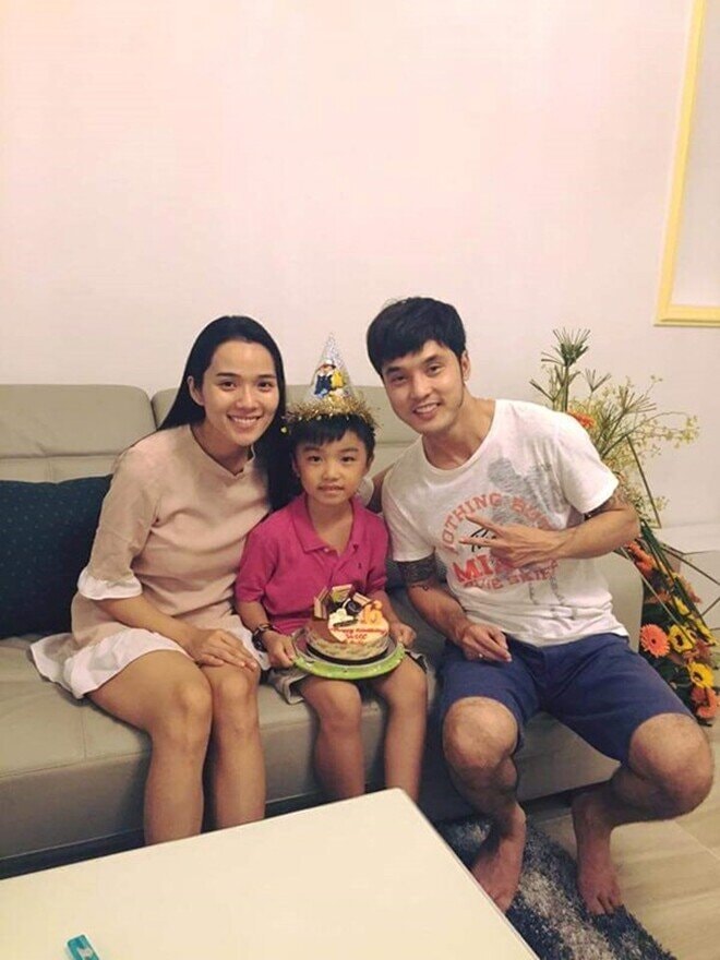 Nam ca sĩ Ưng Hoàng Phúc luôn dành sự quan tâm đặc biệt và dạy dỗ Hưng Phát như con đẻ.