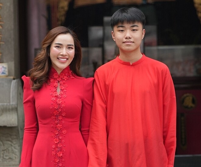 Kim Cương bày tỏ sự thương nhớ khi con trai Hưng Phát phải đón Tết xa quê hương.