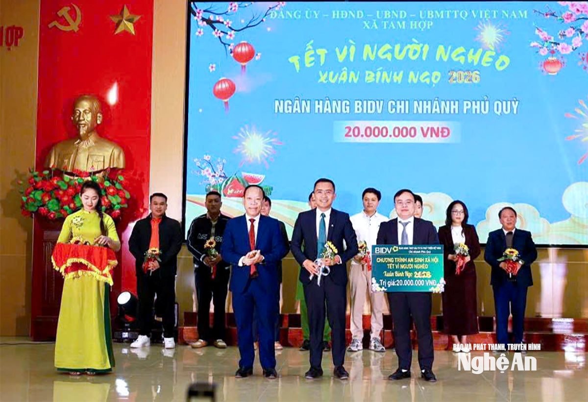 Xã Tam Hợp tổ chức Chương trình “Xuân đoàn kết - Tết yêu thương” nhằm huy động các nguồn lực chung tay hỗ trợ người nghèo, hộ có hoàn cảnh khó khăn trong dịp
