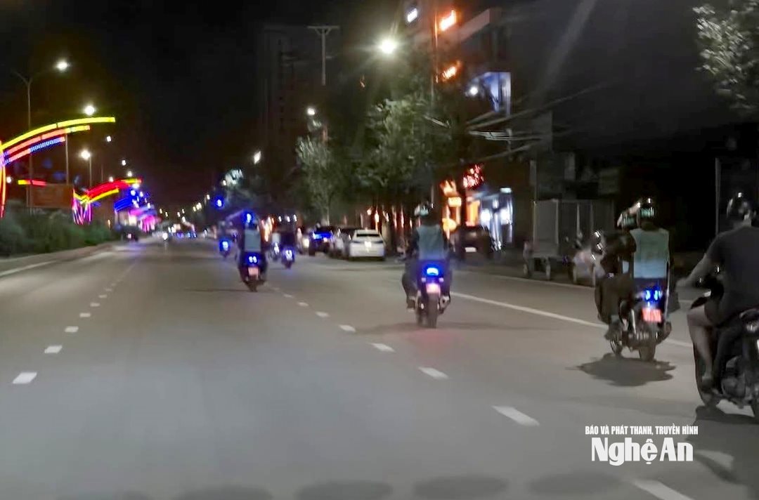 Lực lượng chức năng Nghệ An ra quân tuần tra trên các tuyến đường