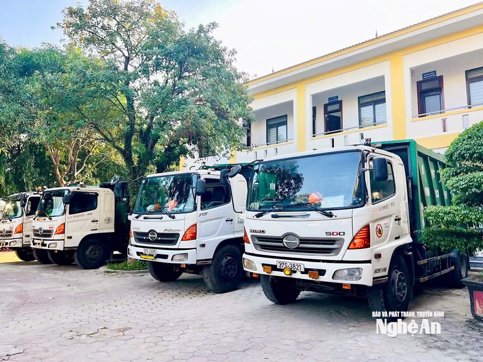 Phượng tiên ô tô chuyên dụng hiện đại tại Công ty cổ phần Môi trường và Công trình đô thị Nghệ An.