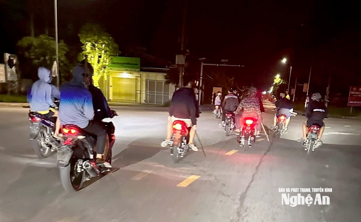 thanh niên mang theo hung khí đua xe trên các tuyến đường PV