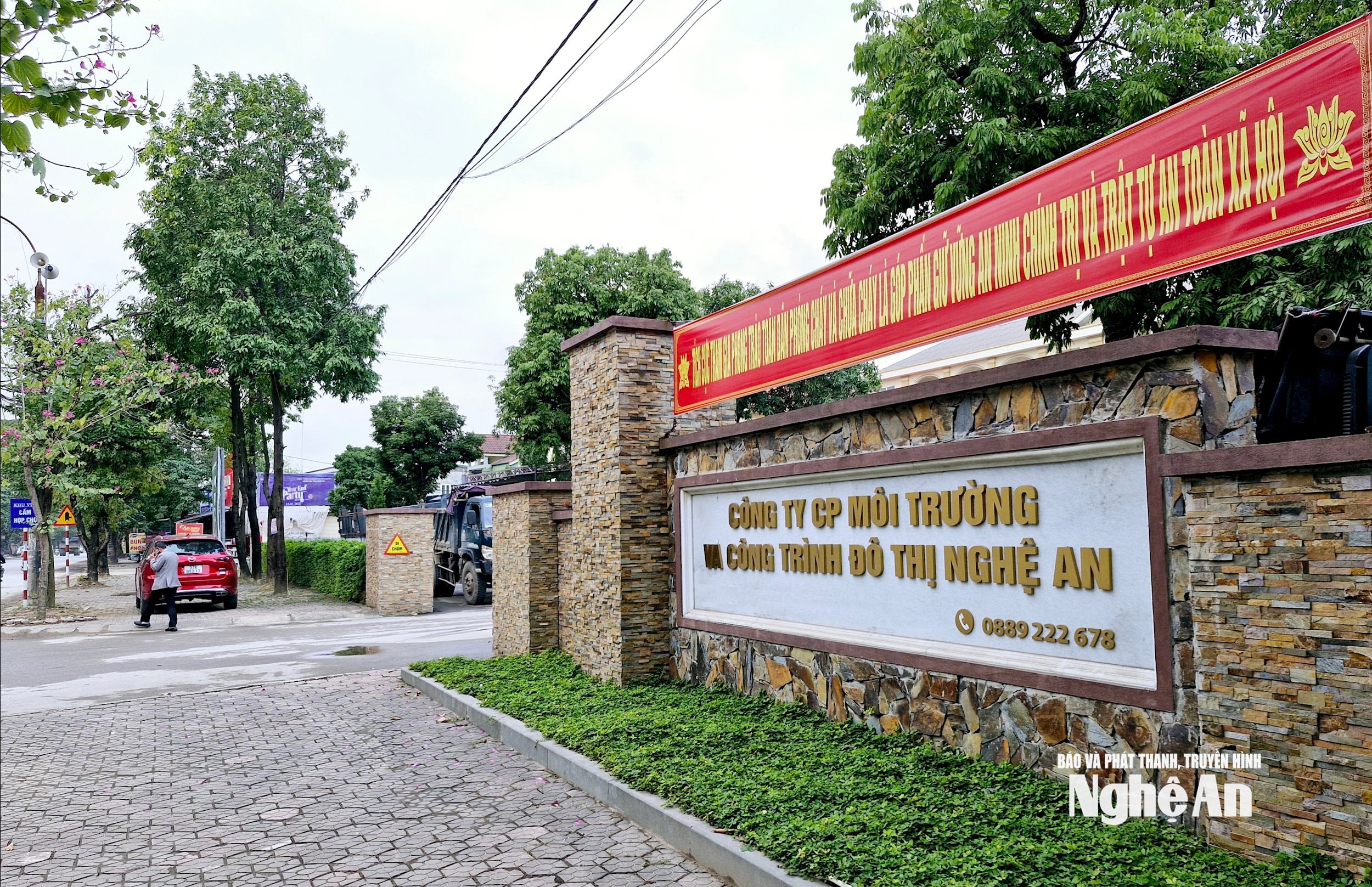 Trụ sở Công ty cổ phần Môi trường và Công trình đô thị Nghệ An trên đường Đặng Thai Mai, phường Vinh Hưng, tỉnh Nghệ An