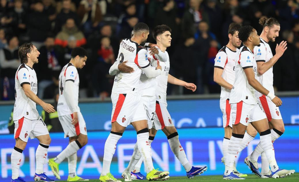 Niềm vui của Loftus-Cheek khi giúp Milan có bàn mở tỷ số.