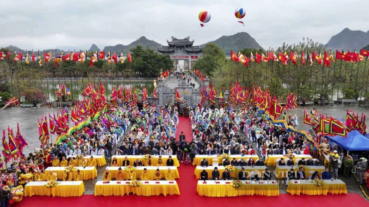 Lễ hội chùa Bái Đính thu hút khách du lịch tâm linh trong dịp đầu năm mới.