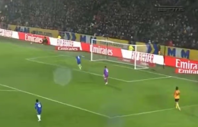 Tiền đạo Chelsea ăn mừng sớm khi bóng chưa lăn vào lưới