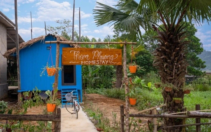 Các căn homestay nhà phao độc đáo tại làng Tân Hóa