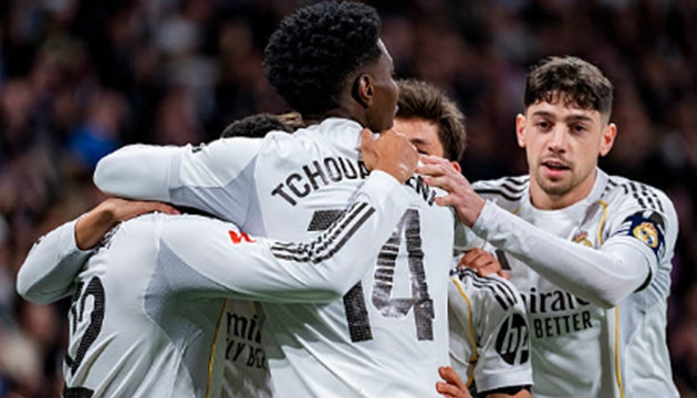 Real Madrid khuất phục Real Sociedad.