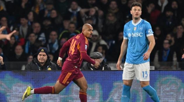 Malen dứt điểm tung lưới Napoli mở tỷ số trận đấu.