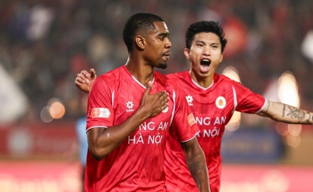 Câu lạc bộ Công an Hà Nội dẫn đầu bảng xếp hạng V-League 2025/26 sau giai đoạn lượt đi.