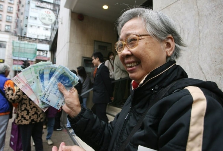 Mua bao lì xì trên đường Lee Tung năm 2004