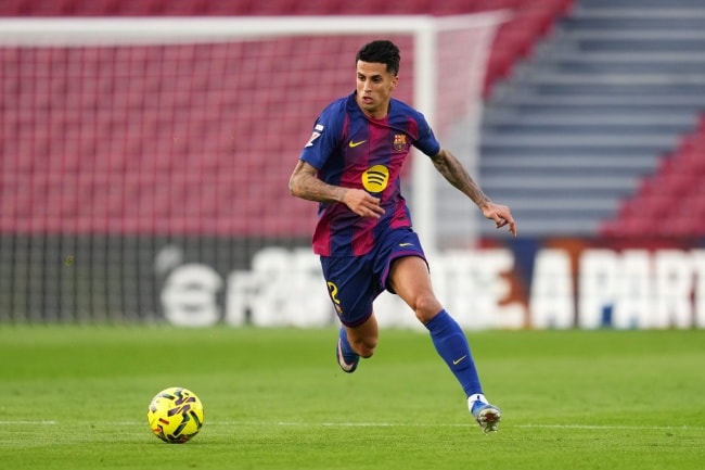 Cancelo nên được đá chính.
