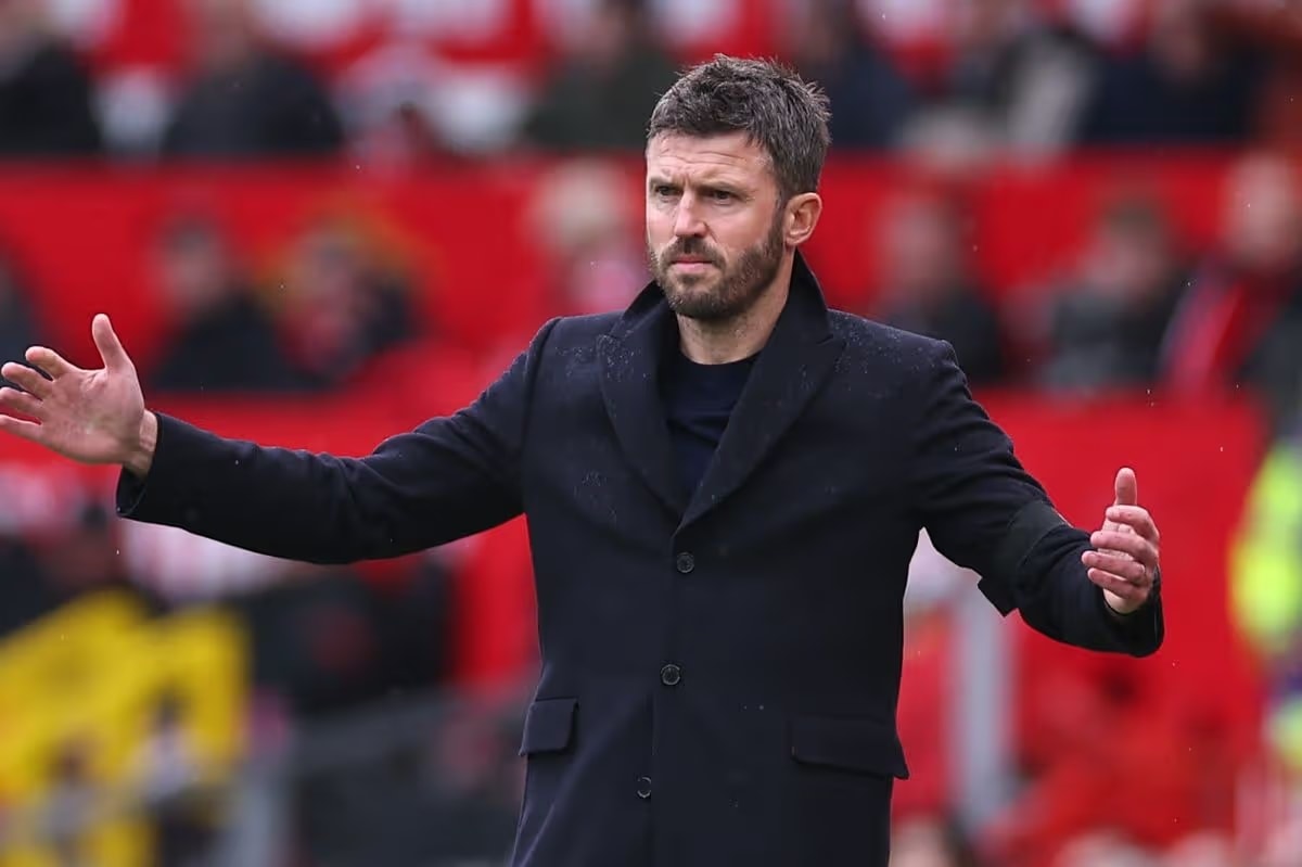 HLV Michael Carrick nới lỏng quy định kỷ luật tại Man Utd.
