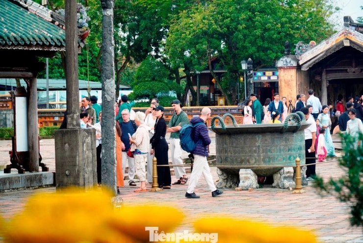Toàn cảnh khu di tích Đại nội Huế trong ngày đầu năm mới 2026