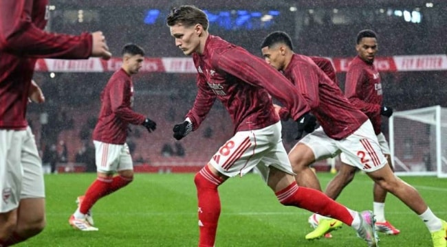Các cầu thủ Arsenal khởi động trước trận đấu Các cầu thủ Arsenal khởi động trước trận đấu tại Ngoại hạng Anh.
