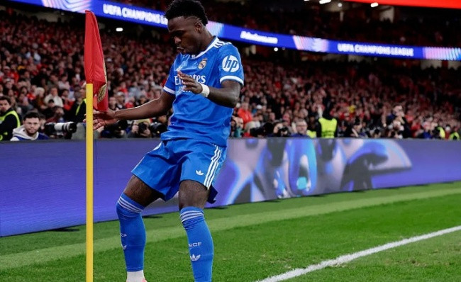 Vinicius ăn mừng bàn thắng duy nhất của trận đấu