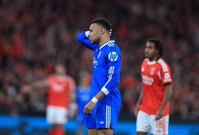 Real Madrid bế tắc trước hàng thủ Benfica