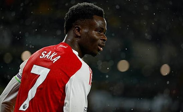 Bukayo Saka tỏa sáng rực rỡ bên hành lang cánh của Arsenal