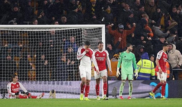Arsenal bị Wolves cầm hòa 2-2 trên sân khách tại vòng 27 Ngoại hạng Anh.