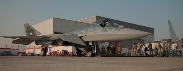 Máy bay chiến đấu Su-57E tại Triển lãm Hàng không Dubai