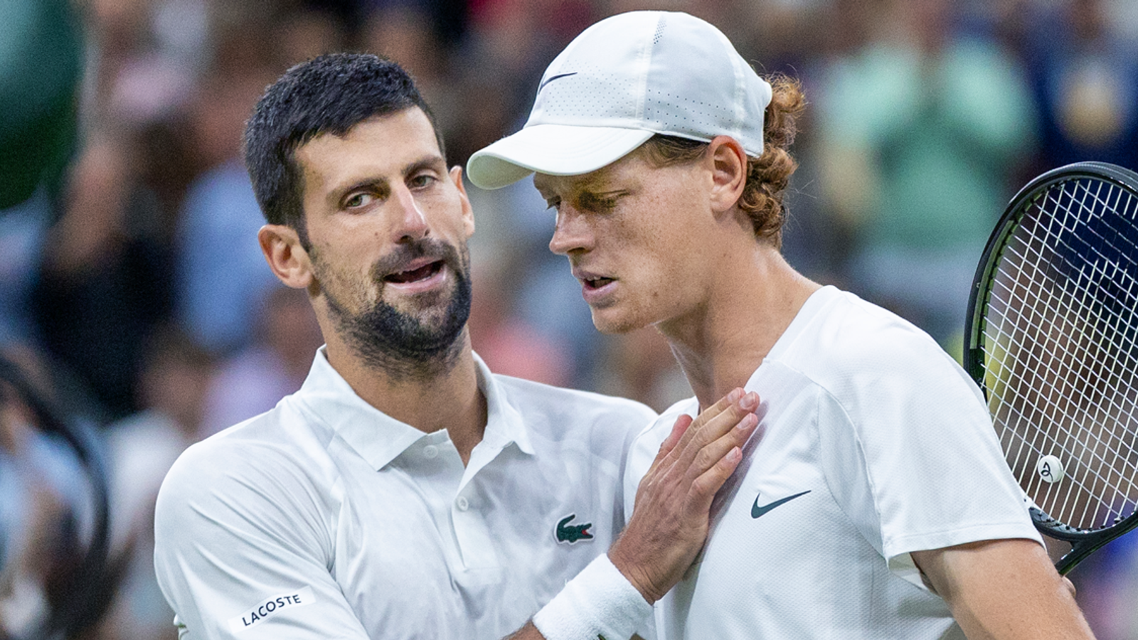 Sinner (bên phải) để thua đau Djokovic