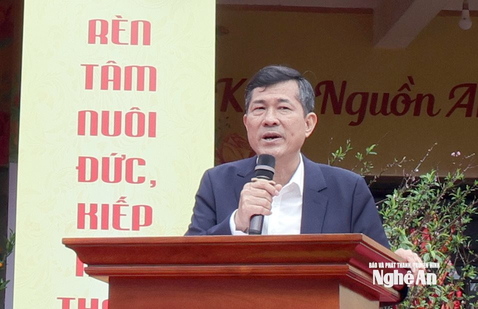 Đồng chí Thái Văn Thành - Phó Chủ tịch UBND tỉnh phát biểu tại buổi lễ. Ảnh: Tha