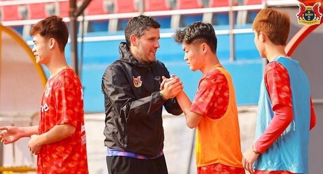 Các đội bóng V-League trở lại tập luyện ngay sau kỳ nghỉ Tết Nguyên đán.