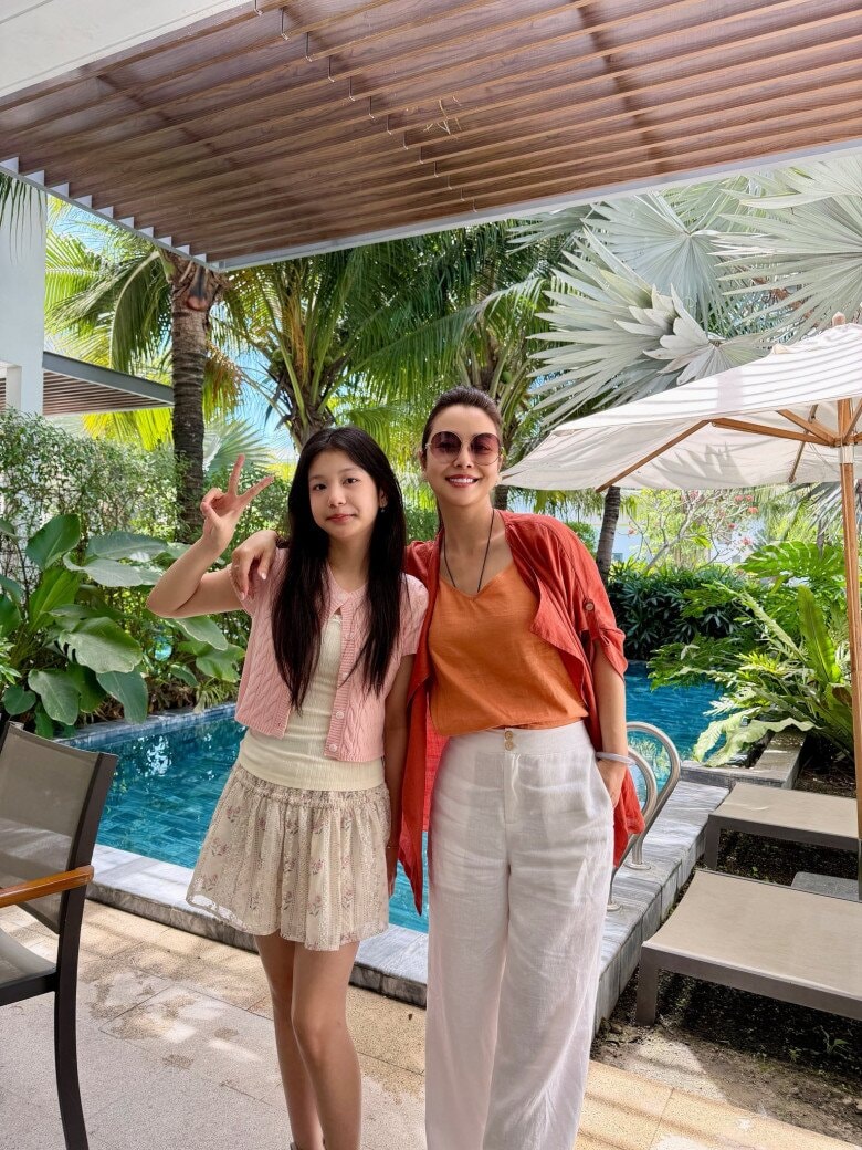Đại tiểu thư nhà Jennifer Phạm trổ mã cao lớn ở tuổi 13.