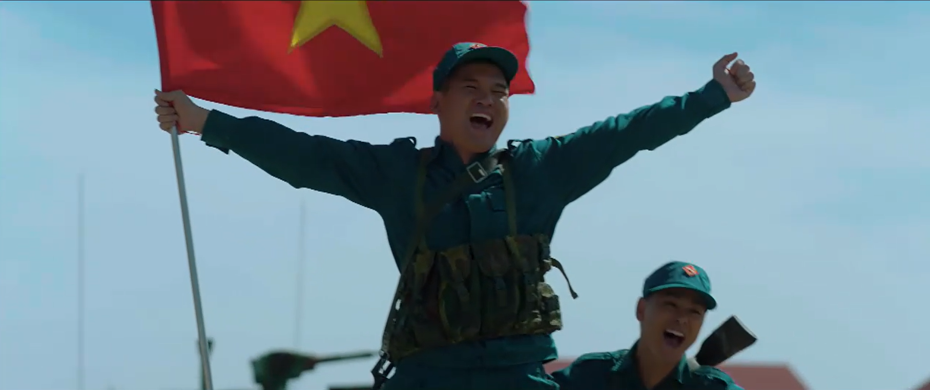 Mâu thuẫn gay gắt giữa Lợi và Kiên về phương pháp huấn luyện dân quân.