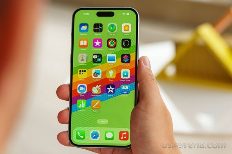 Màn hình Super Retina XDR OLED trên iPhone 15 Plus