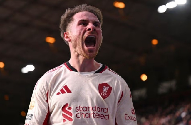 Alexis Mac Allister tỏa sáng rực rỡ trong màu áo Liverpool trước Nottingham Forest