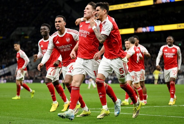 Các chân sút Arsenal chơi khá thăng hoa.