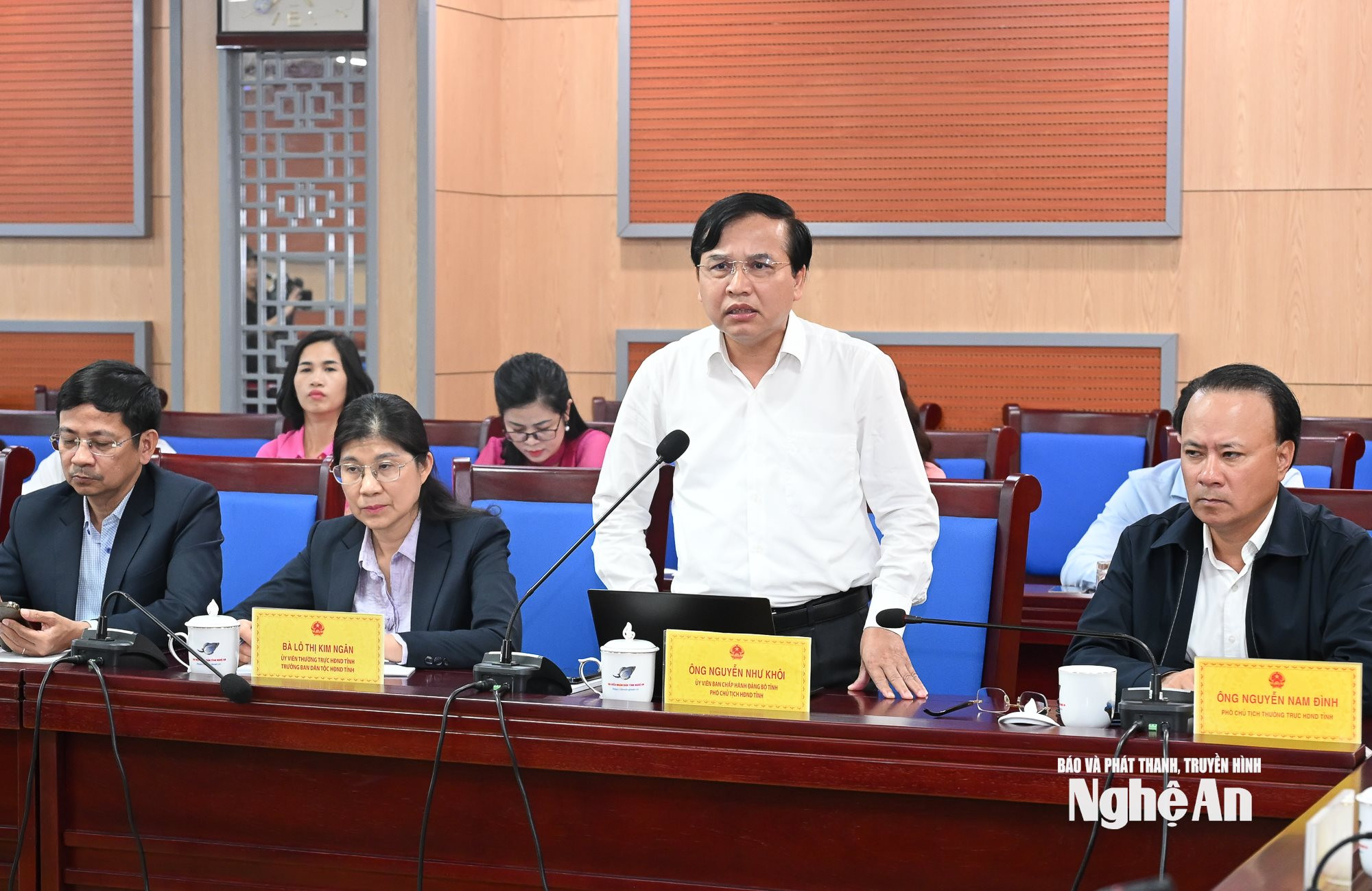 Họp thường trực HĐND tỉnh-2