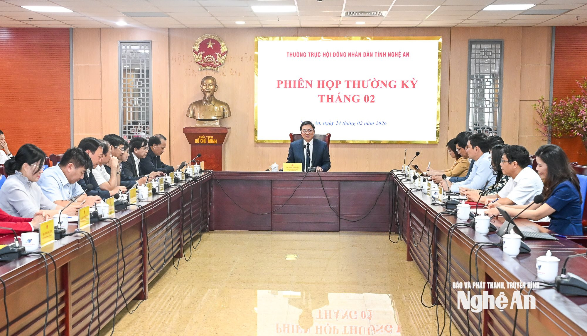 Họp thường trực HĐND tỉnh-6
