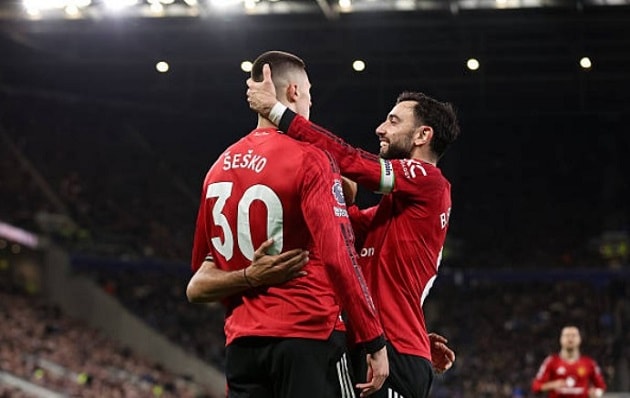 Benjamin Sesko ăn mừng bàn thắng vào lưới Everton