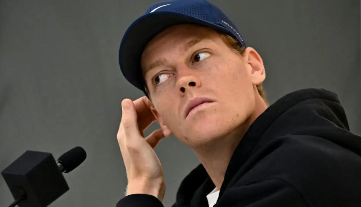 Jannik Sinner đối mặt với áp lực dư luận sau hai trận thua đầu mùa giải 2026