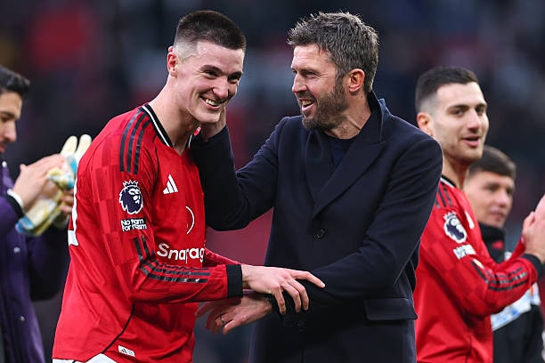 Michael Carrick đã có những điều chỉnh chiến thuật quan trọng trong cách sử dụng tiền đạo Benjamin Sesko.