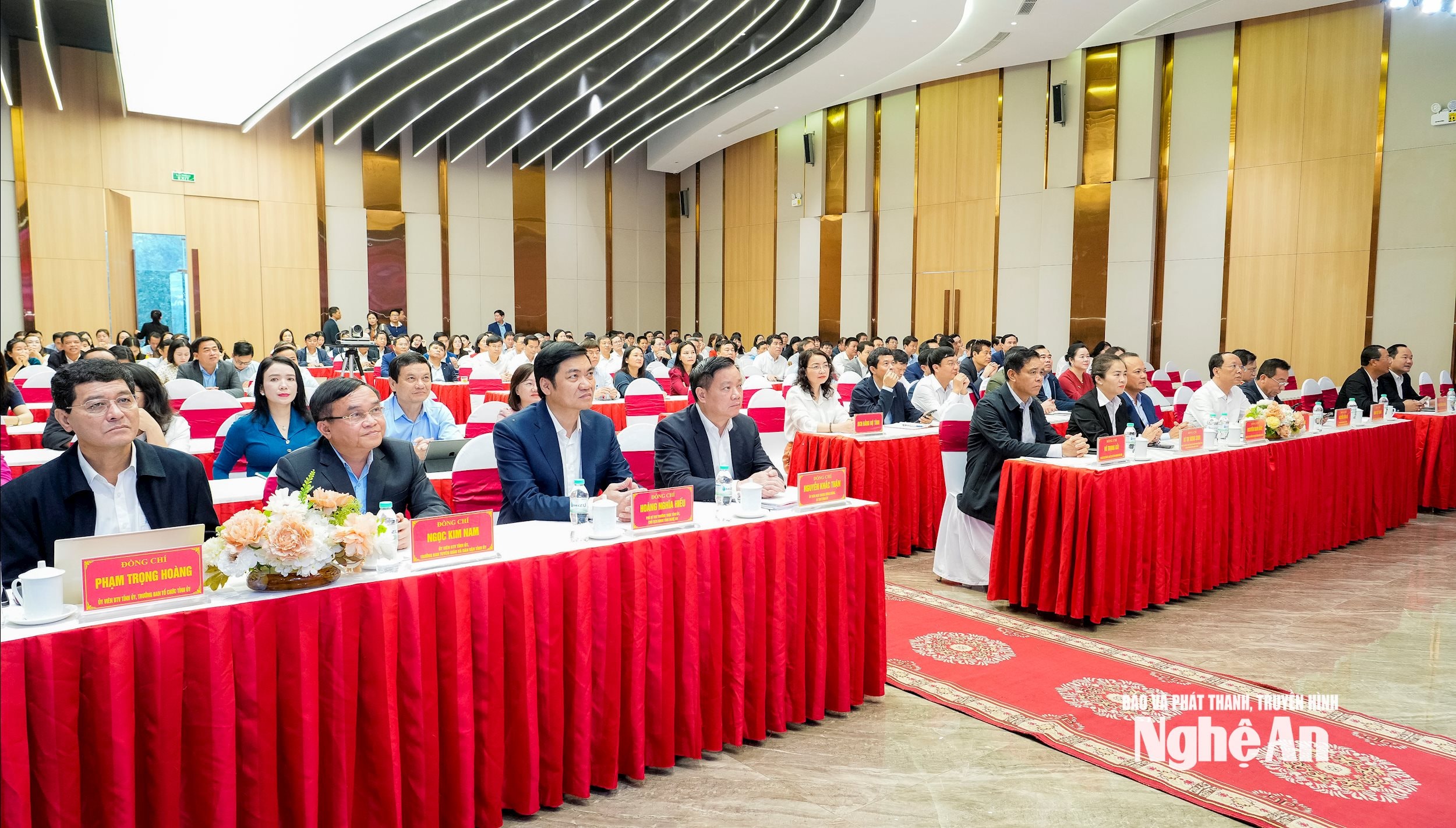 Toàn cảnh điểm cầu tỉnh Nghệ An. Ảnh: Phạm Băng