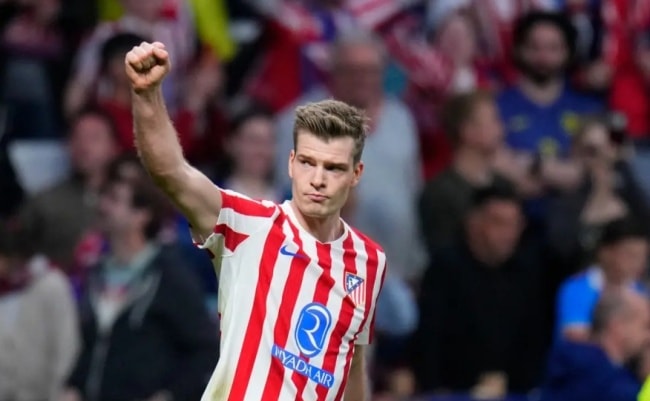 Sorloth tỏa sáng trong màu áo Atletico Madrid.